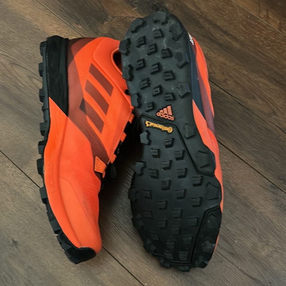 Mens adidas red sneakers - Picture 5 of 6